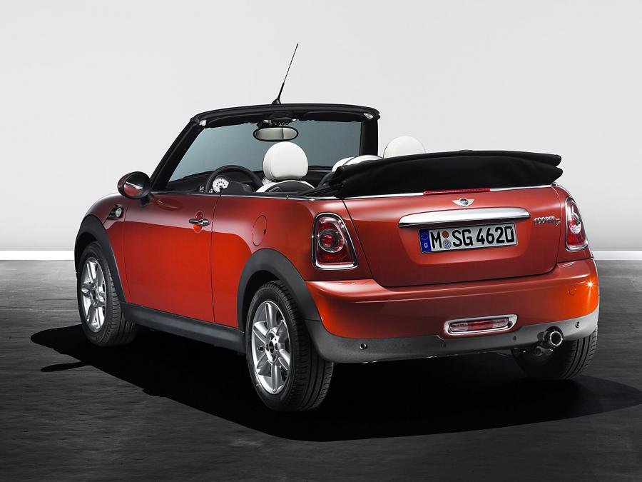  Mini Cooper D Cabrio 2010 года  (фото 8 из 23)
